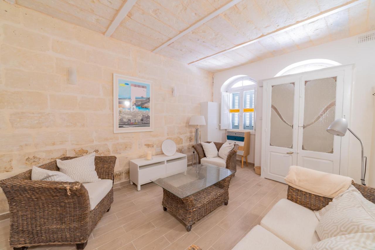 Central Valletta Townhouse-Hosted By Sweetstay Екстериор снимка